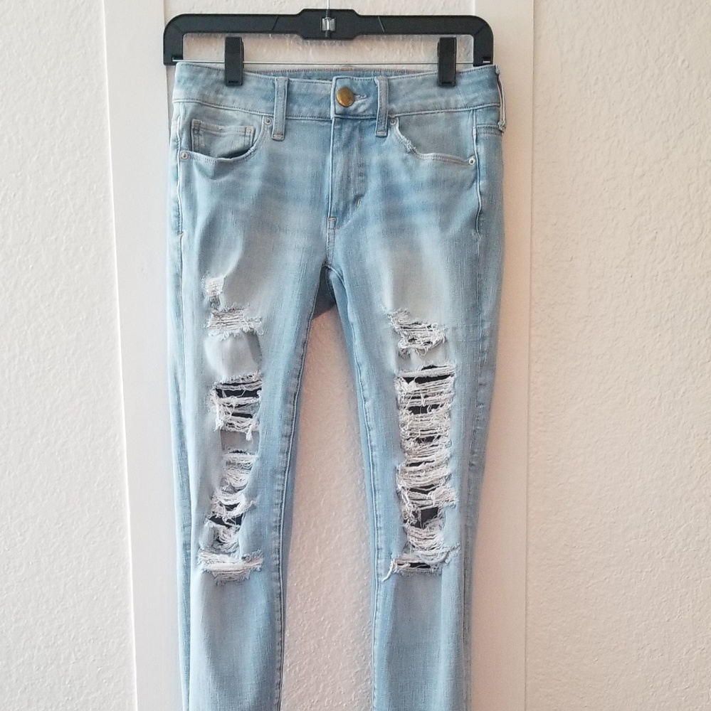 American Eagle Distressed Skinny Jeans